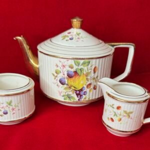Vintage Sadler teapot set of 3