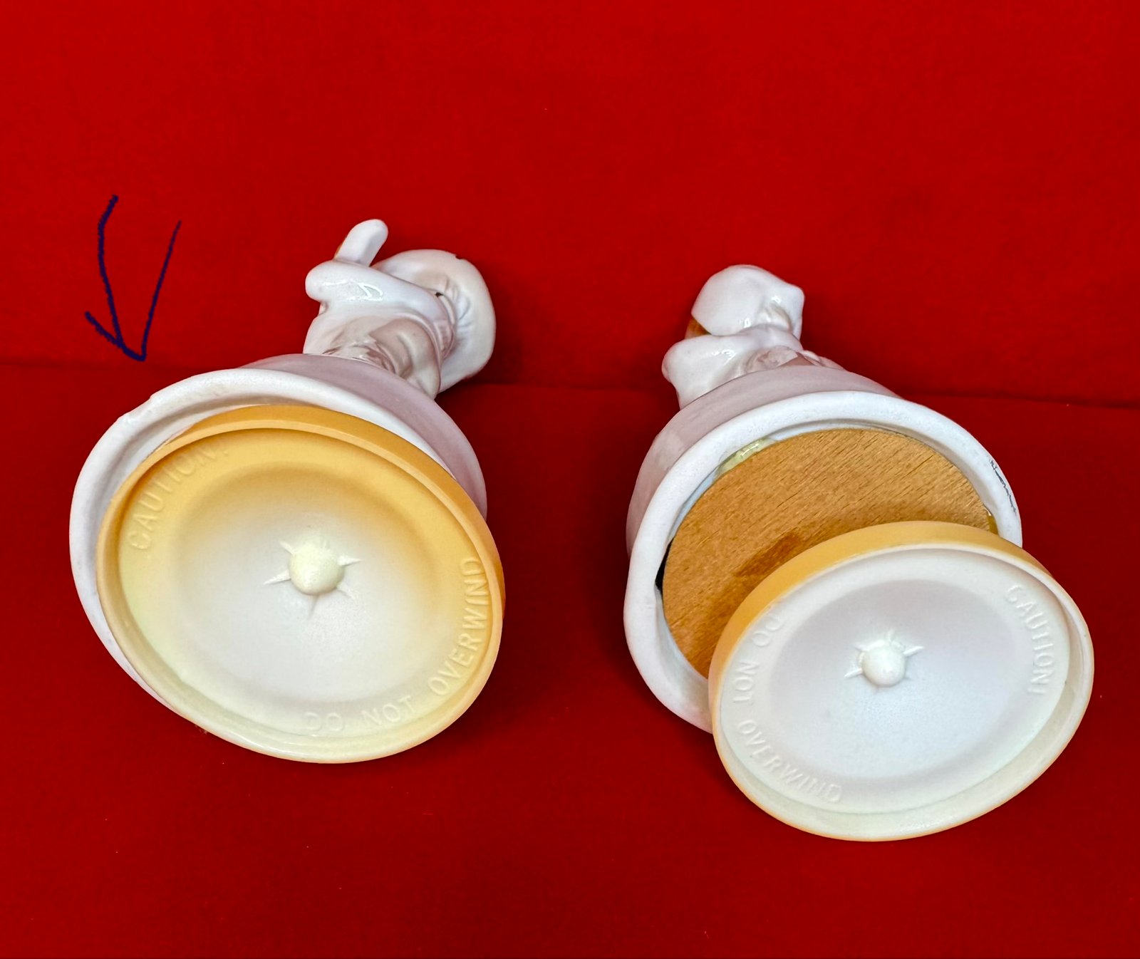 Vintage porcelain B&G music box set - Image 5